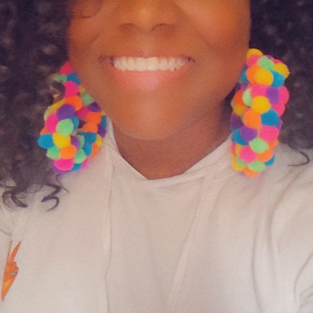 Pom pom bomb earrings